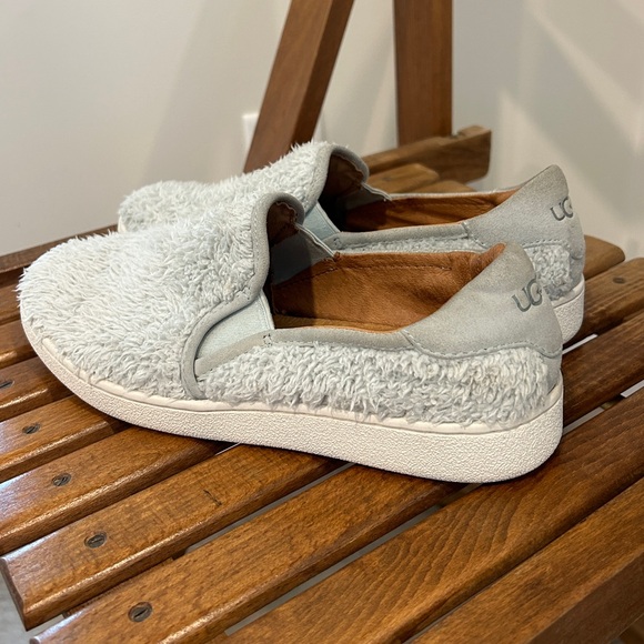 UGG Ricci Slip-on Fuzzy Sneakers -Iceberg Blue Faux Fur size 7 - Picture 8 of 8